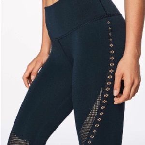 Reveal tight lululemon leggings